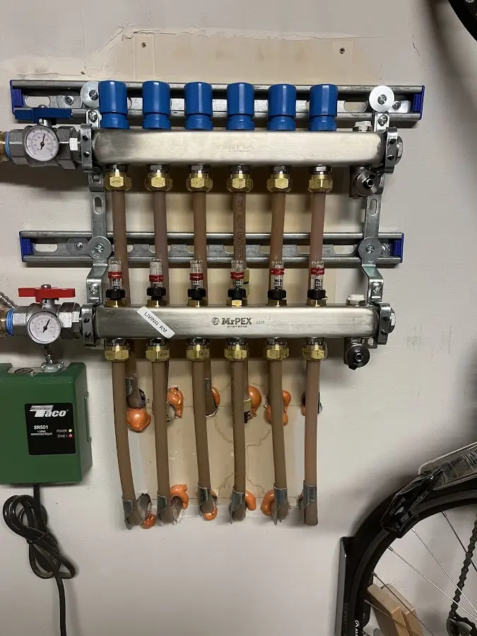 Plumber performing Gas Leak Detection at a residential property in Federal Way